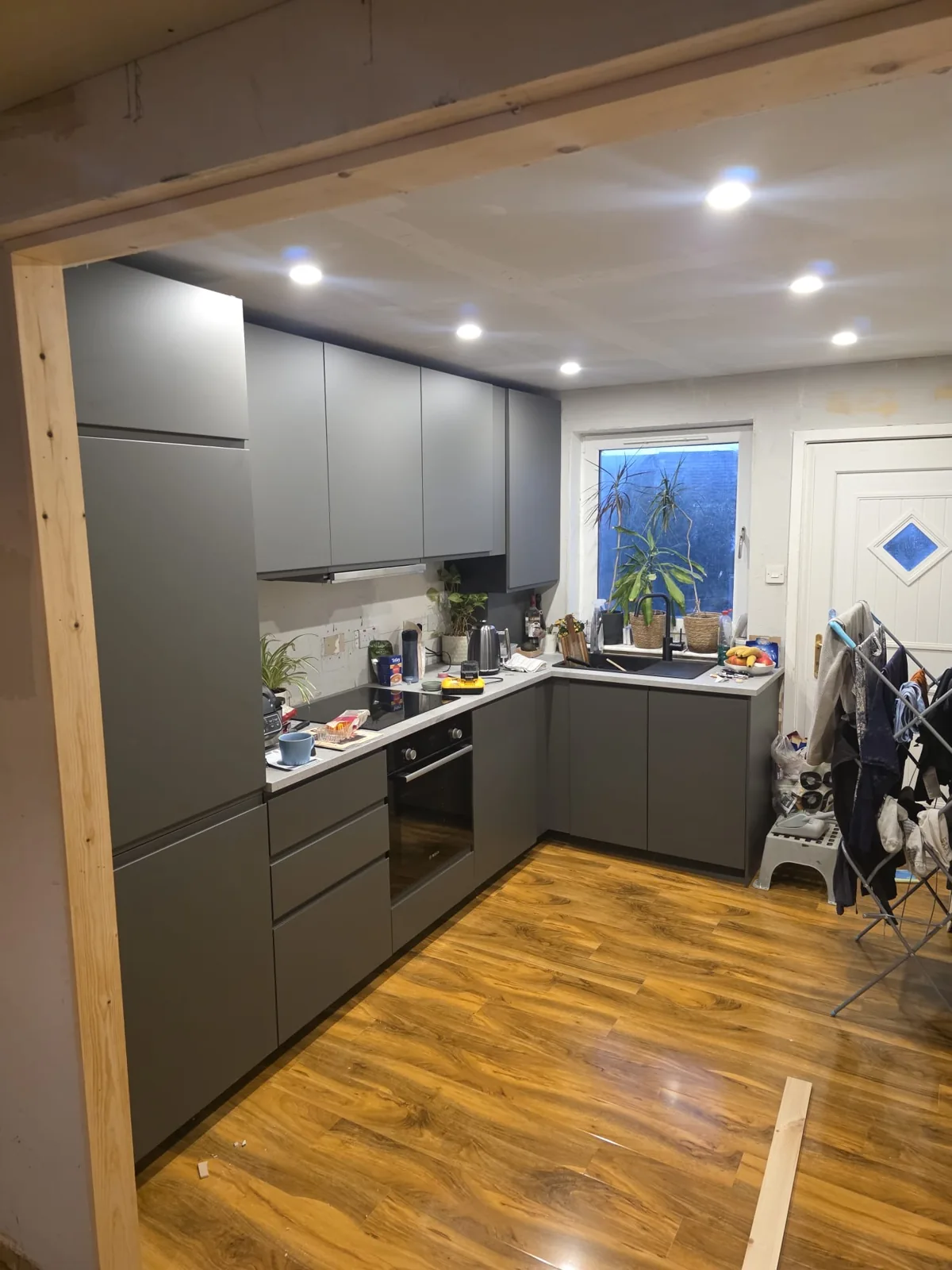 Contemporary fitted kitchen